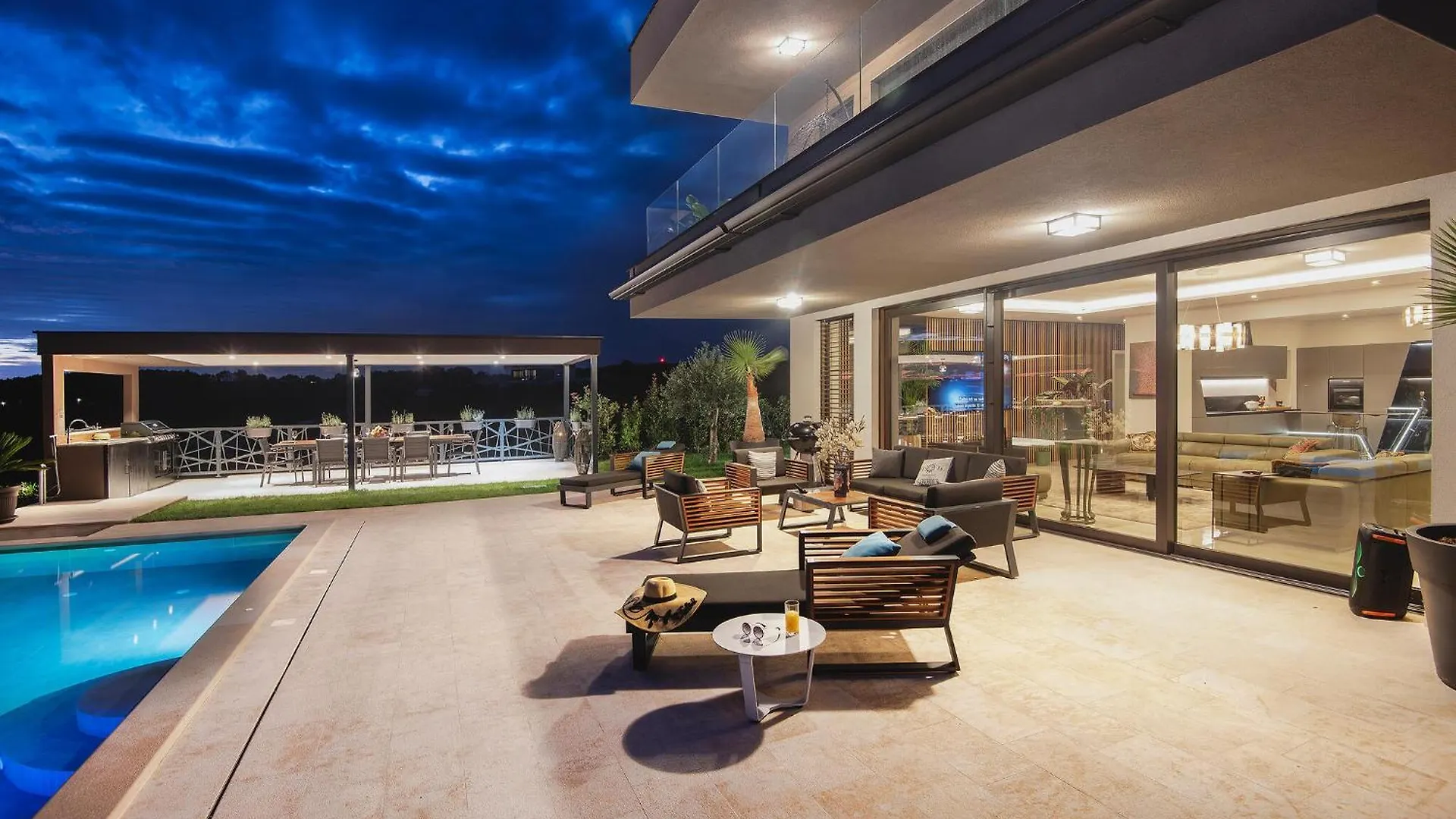 Awesome Home In Medulin With House Sea View Holiday home