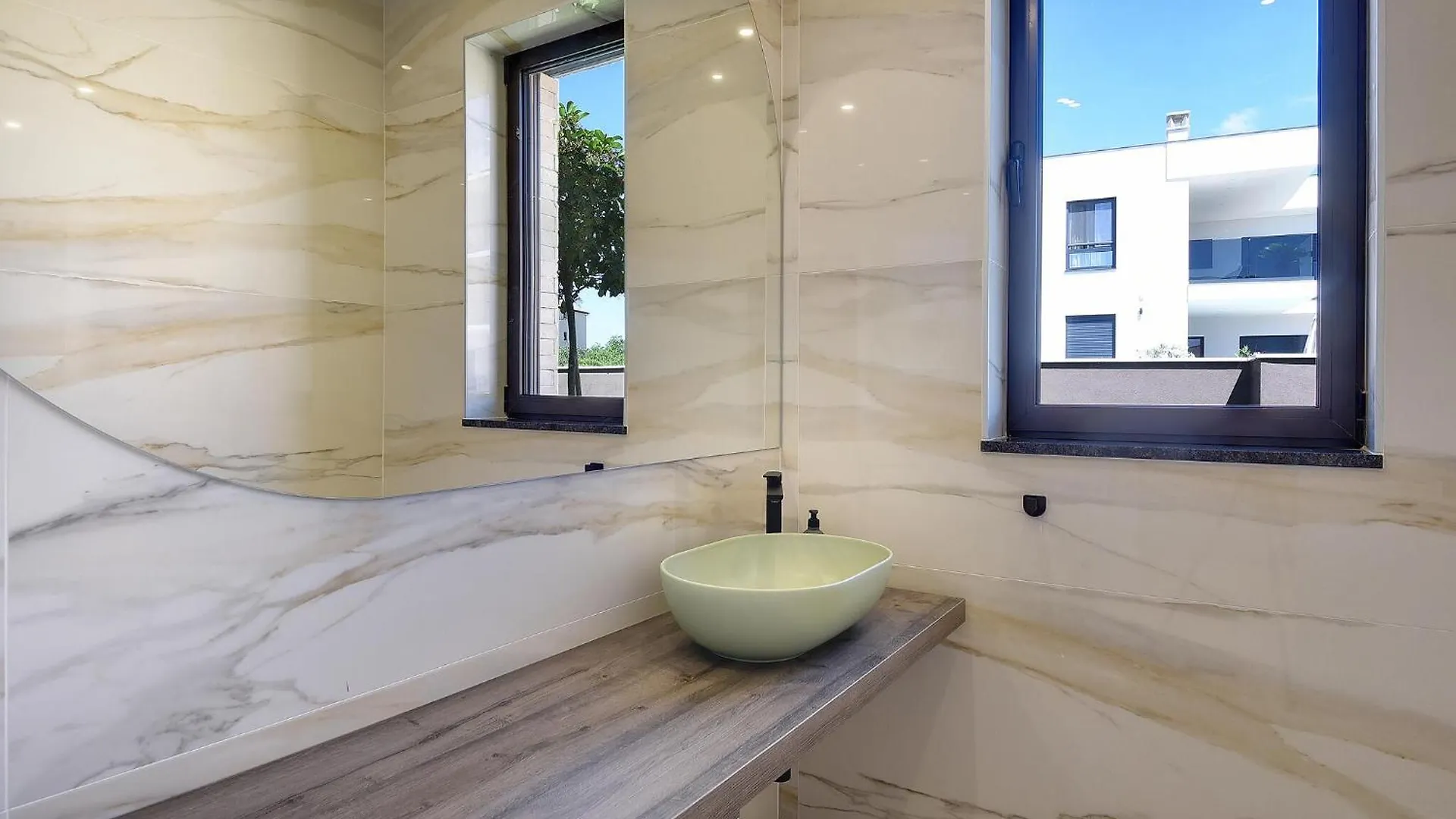 Awesome Home In Medulin With House Sea View 0*,